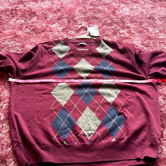 NWT Cotton Consensus Red and Gray V-Neck Sweater with Argyle Pattern size XL - Picture 4 of 5
